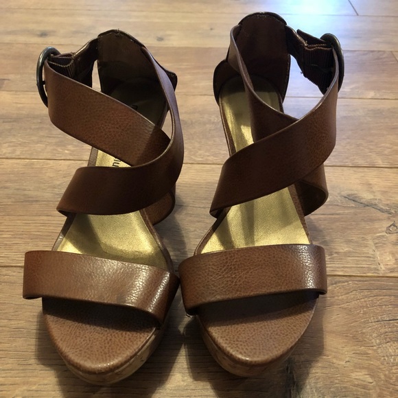 Brown wedge size 6W - Picture 3 of 3